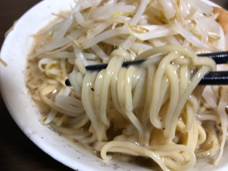 マルタイ熊本黒マー油とんこつラーメン、特製黒マー油の調味油 | おうちラーメン、具とかんたんレシピの100選